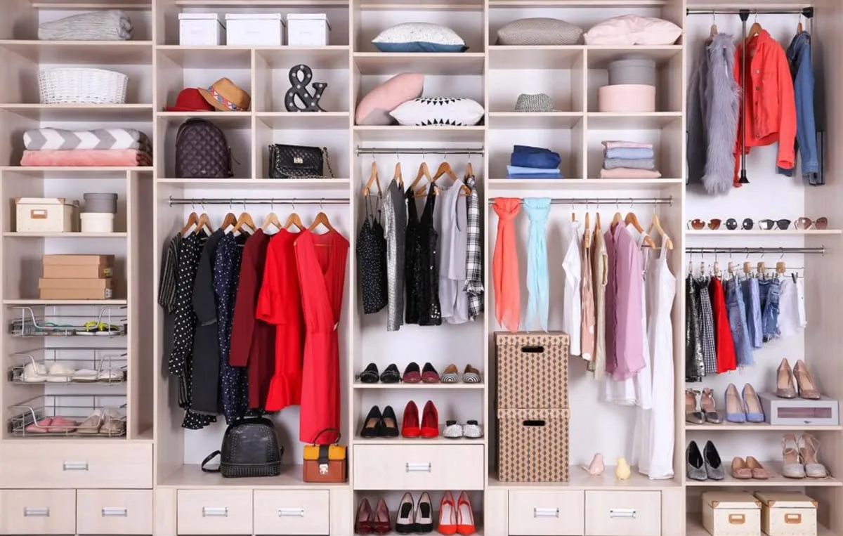 کمد لباس زنانه ؛ این آیتمها باید در کمدتان باشد 2 کمد لباس زنانه ؛ این آیتم_ها باید در کمدتان باشد (1).jpg