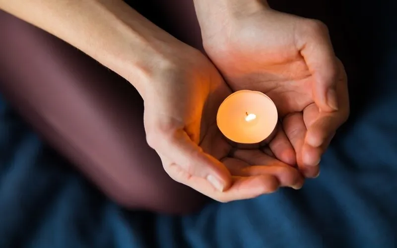 راز جذابیت شمع و تاثیر نور آن بر آرامش